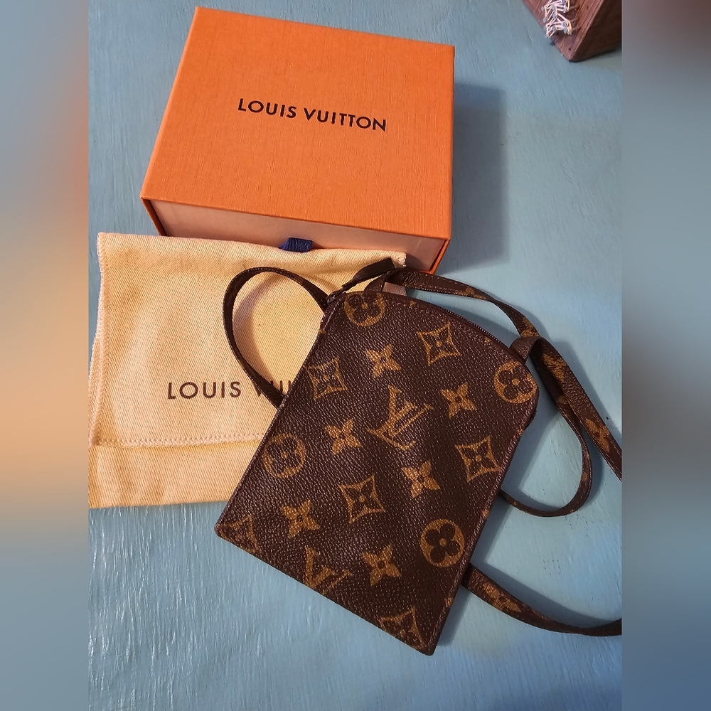 Louis Vuitton Monogram Pochette Secret Passport Holder